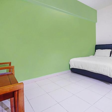 Hotel Night Queen Salak Tinggi Σεπάνγκ Εξωτερικό φωτογραφία