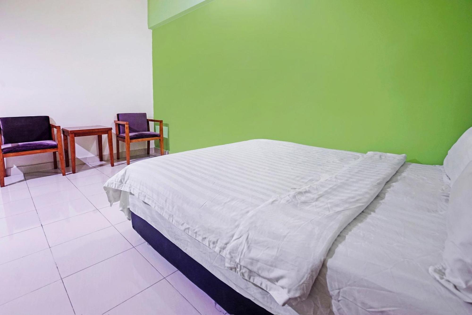 Hotel Night Queen Salak Tinggi Σεπάνγκ Εξωτερικό φωτογραφία