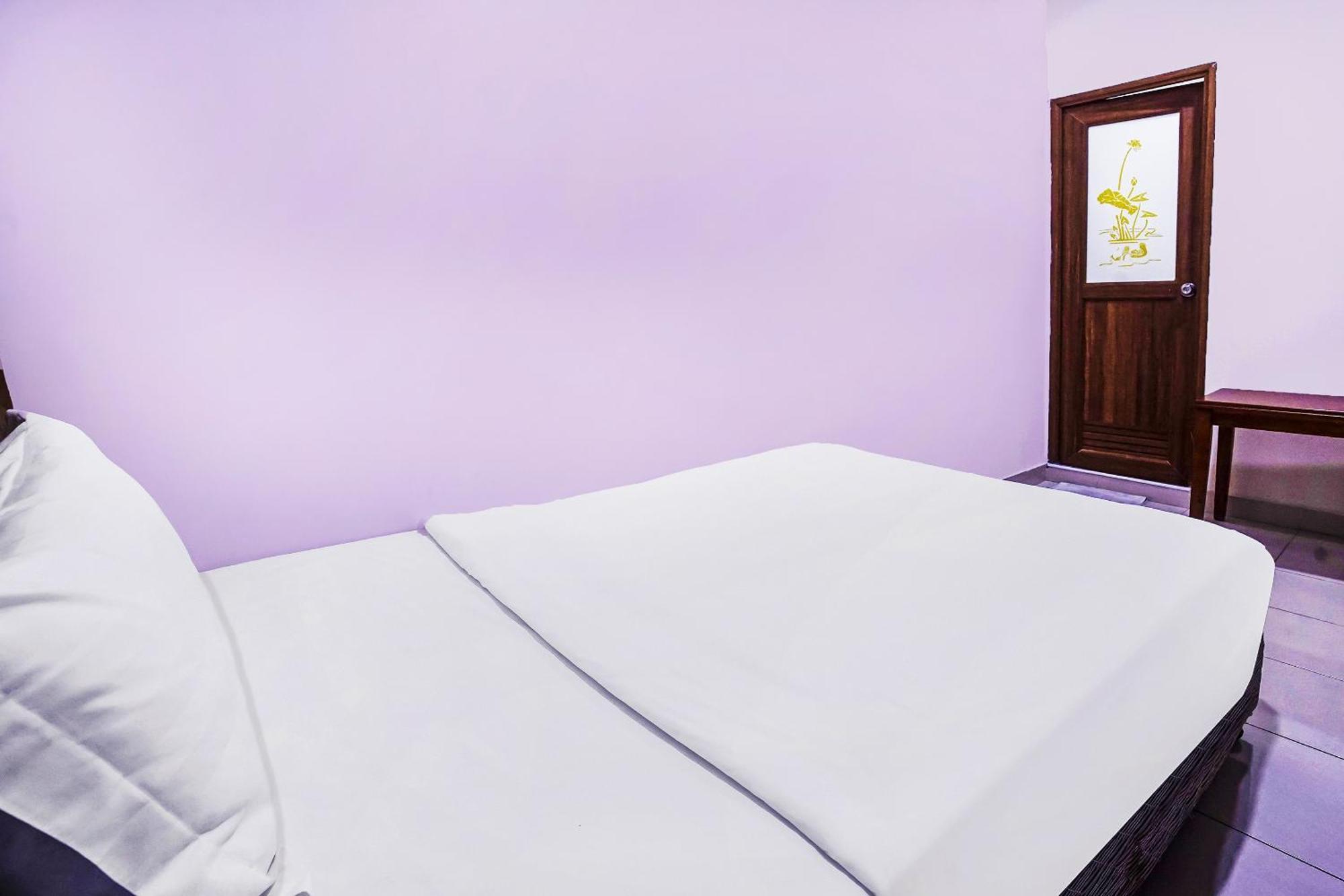 Hotel Night Queen Salak Tinggi Σεπάνγκ Εξωτερικό φωτογραφία