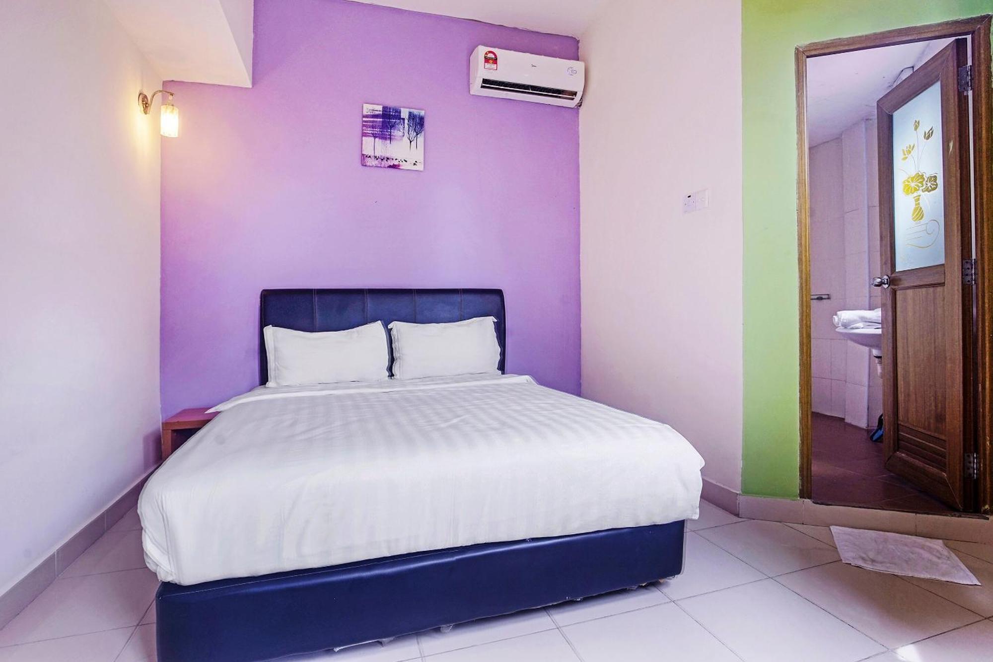 Hotel Night Queen Salak Tinggi Σεπάνγκ Εξωτερικό φωτογραφία