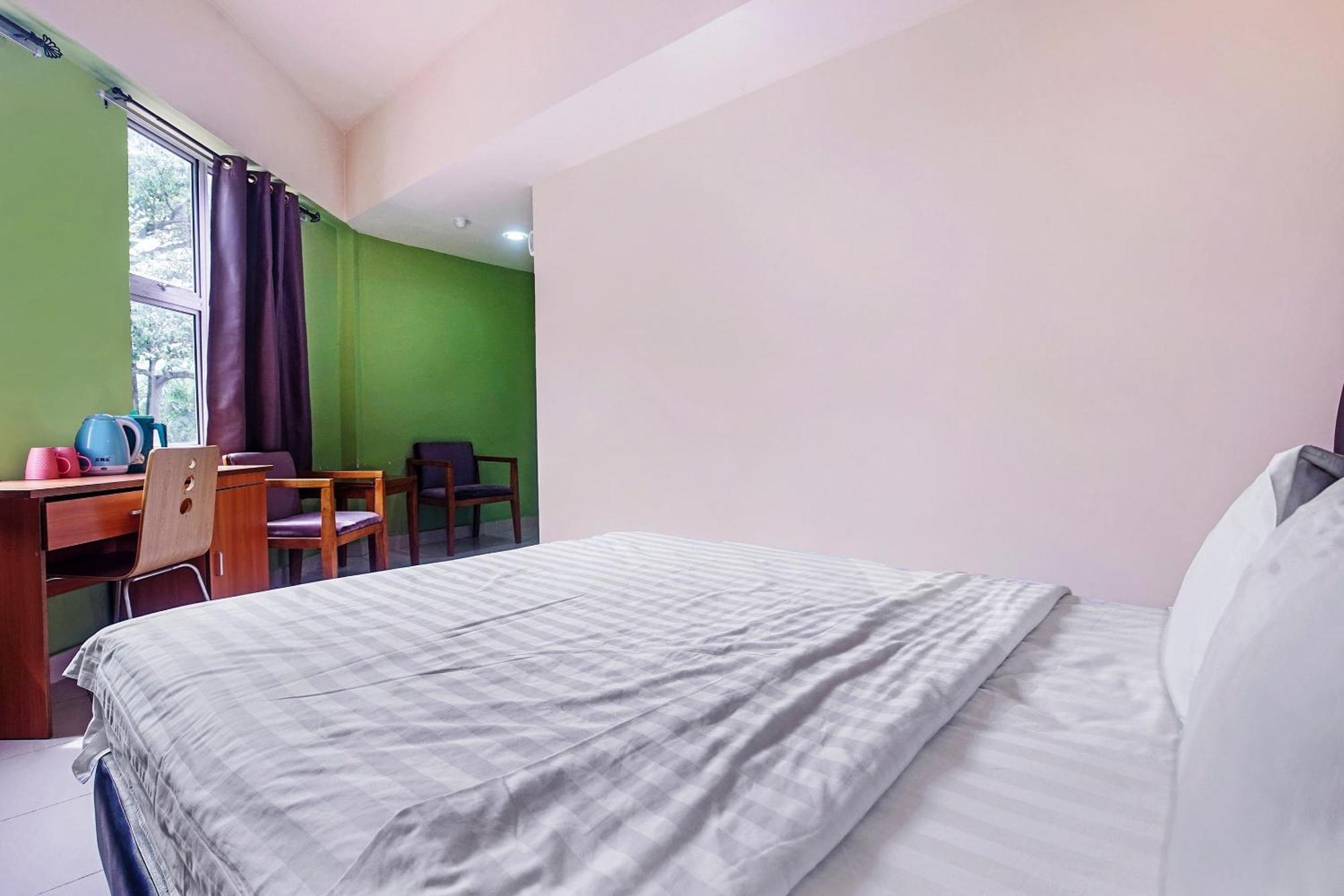 Hotel Night Queen Salak Tinggi Σεπάνγκ Εξωτερικό φωτογραφία