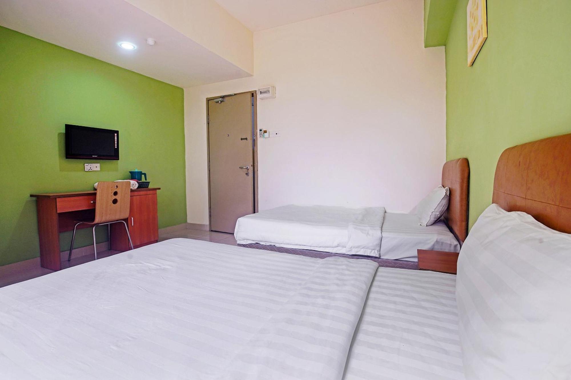 Hotel Night Queen Salak Tinggi Σεπάνγκ Εξωτερικό φωτογραφία