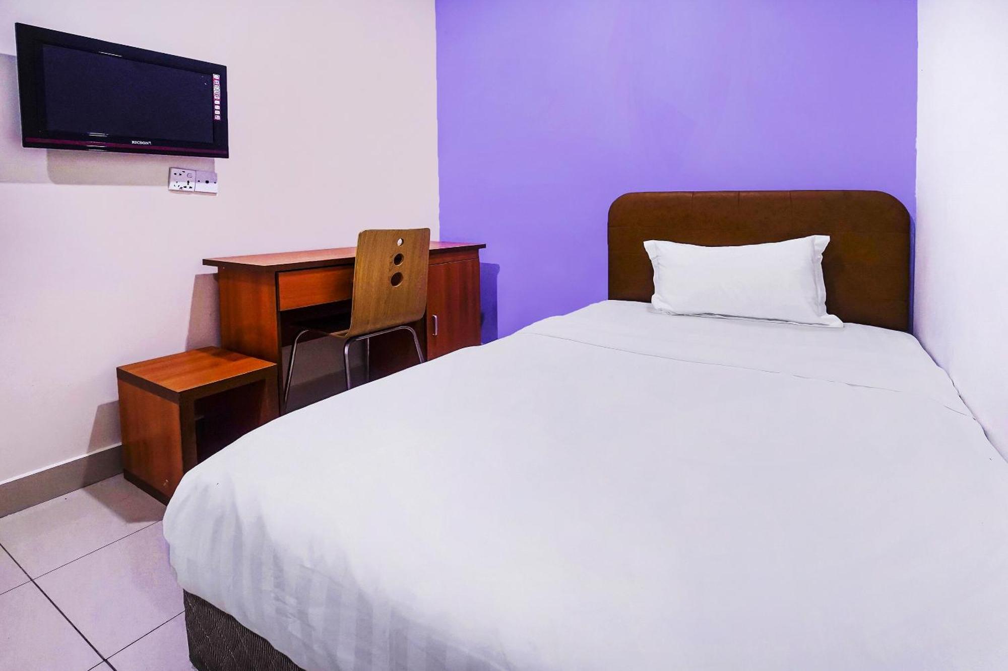 Hotel Night Queen Salak Tinggi Σεπάνγκ Εξωτερικό φωτογραφία
