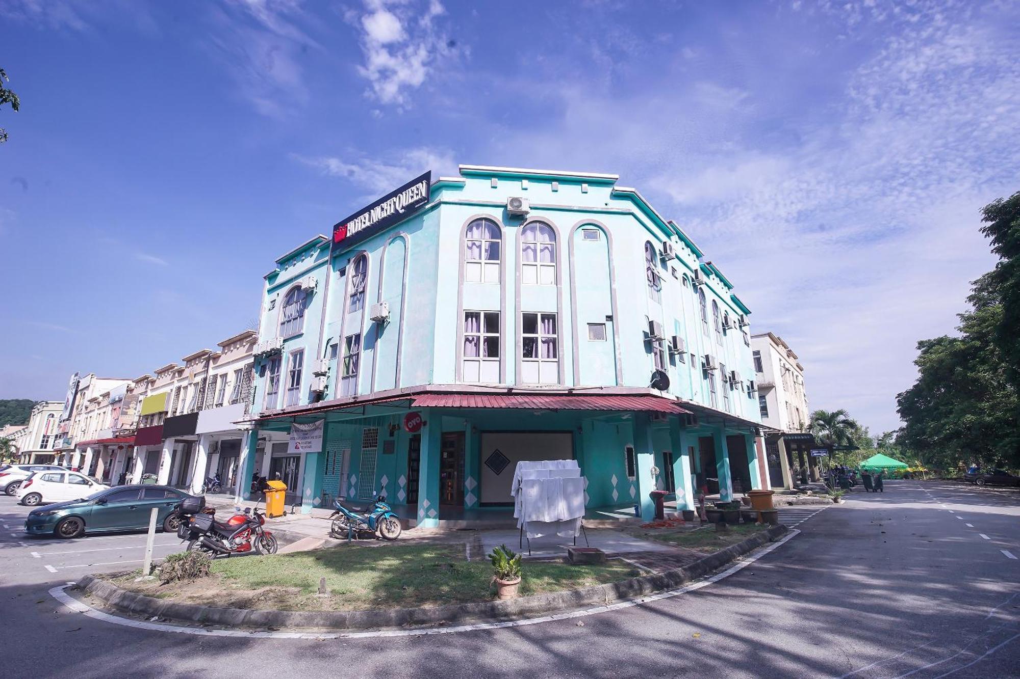 Hotel Night Queen Salak Tinggi Σεπάνγκ Εξωτερικό φωτογραφία
