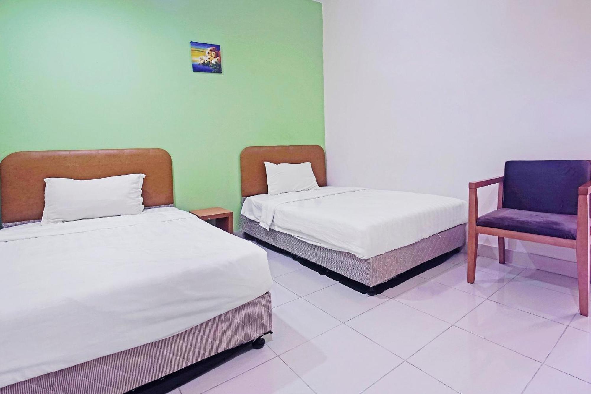 Hotel Night Queen Salak Tinggi Σεπάνγκ Εξωτερικό φωτογραφία