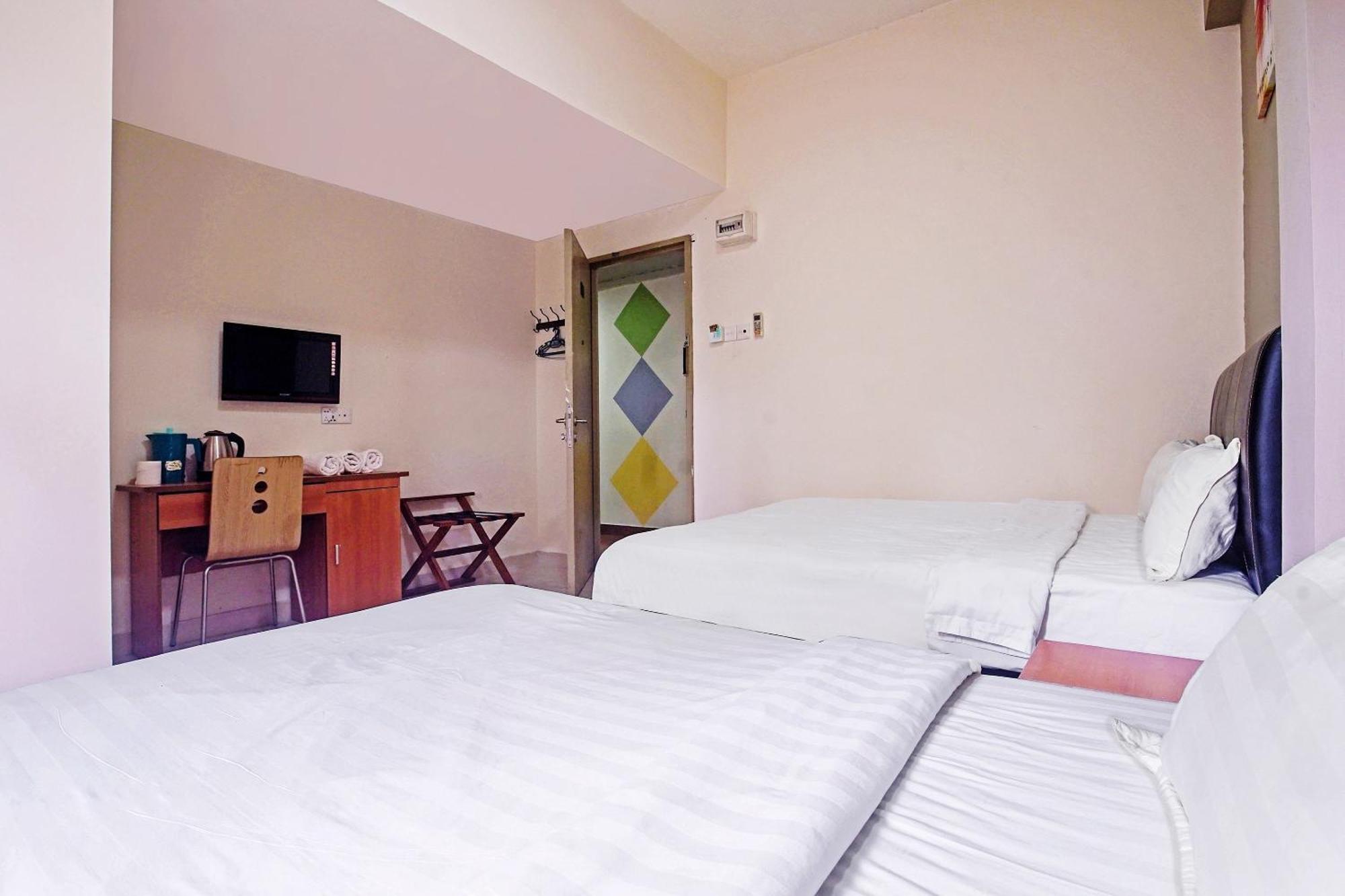 Hotel Night Queen Salak Tinggi Σεπάνγκ Εξωτερικό φωτογραφία